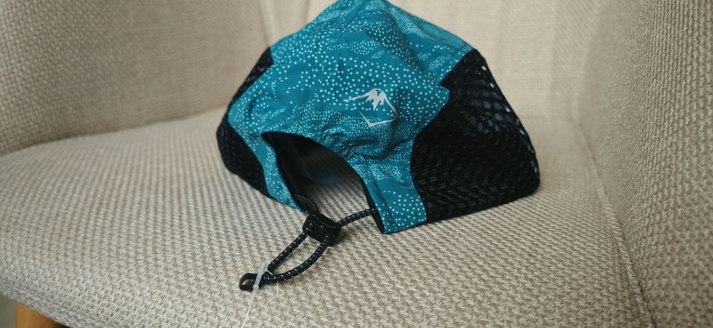 Нови ASICS шапки