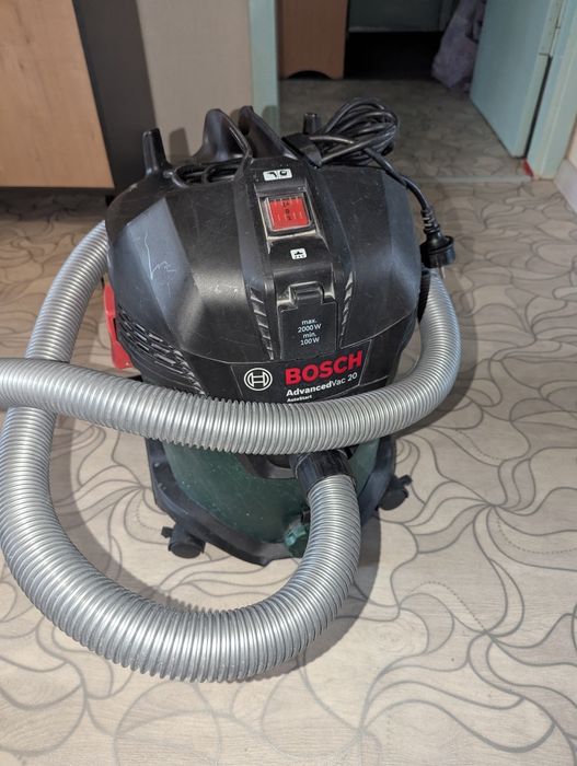 Строительный  пылесос Bosch AdvancedVac 20