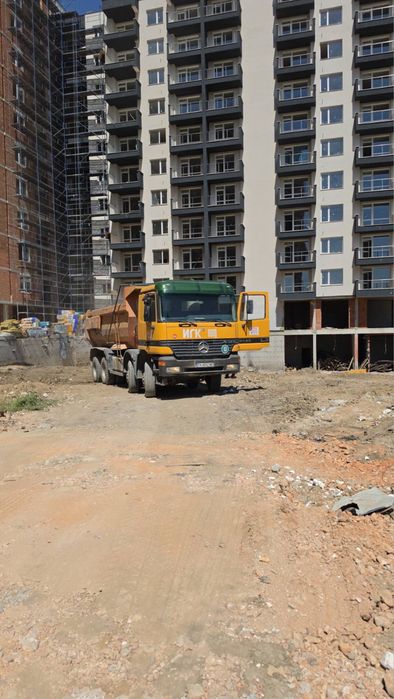 Продавам мерцедес 4143 8х8