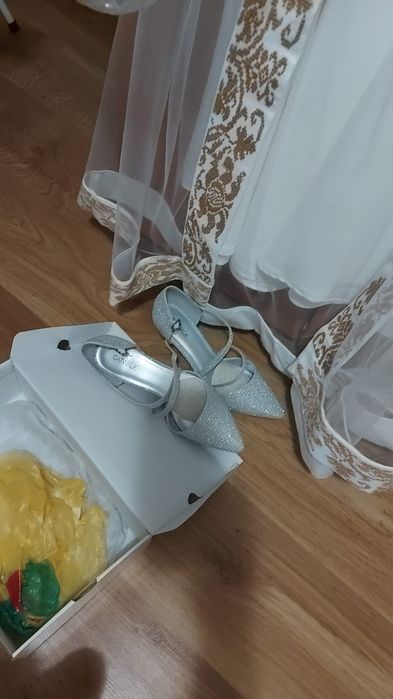 Rochie mireasă cu cămașa mire+ pantofi