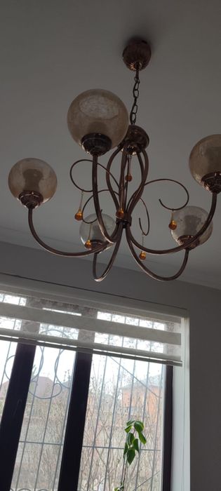 Продам люстры разные дешево новые