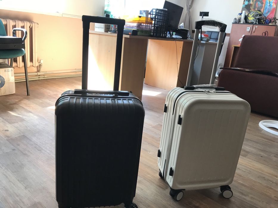 Чемодан маленький