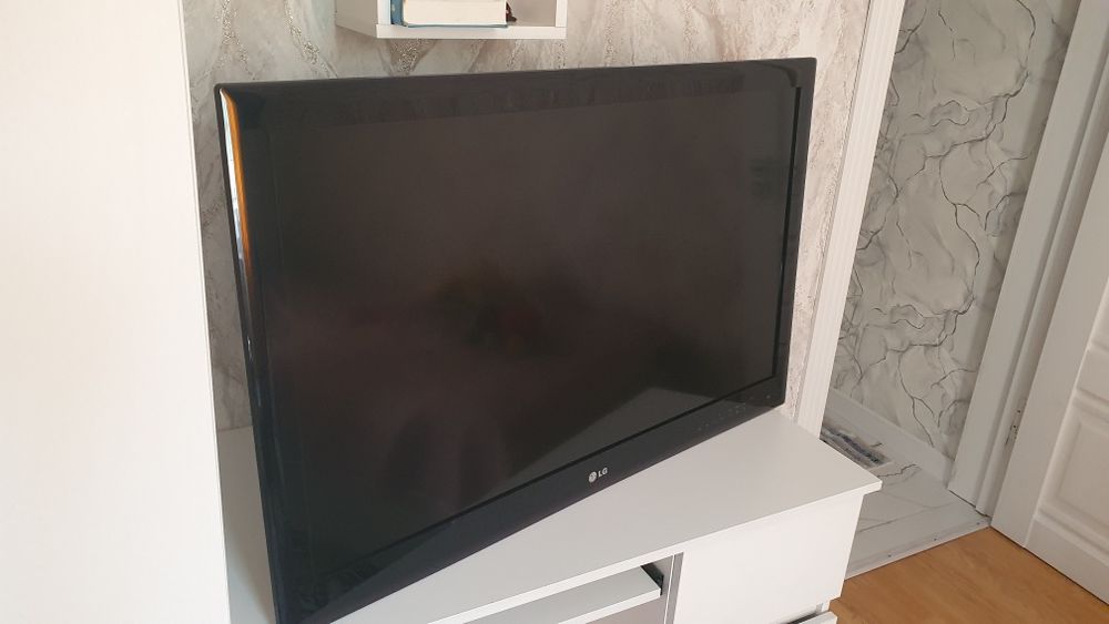 Продается телевизор LG 37LE5300-ZA