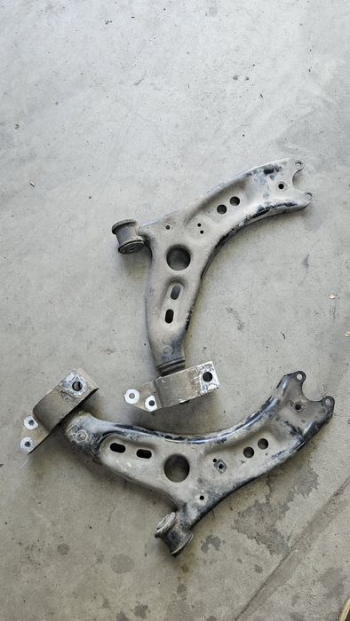 Комплект предни носачи за Ауди, Голф, Сеат, Шкода 2004-2012