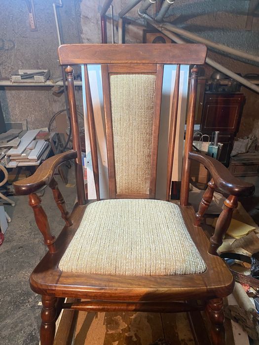 Кресло качалка деревянная