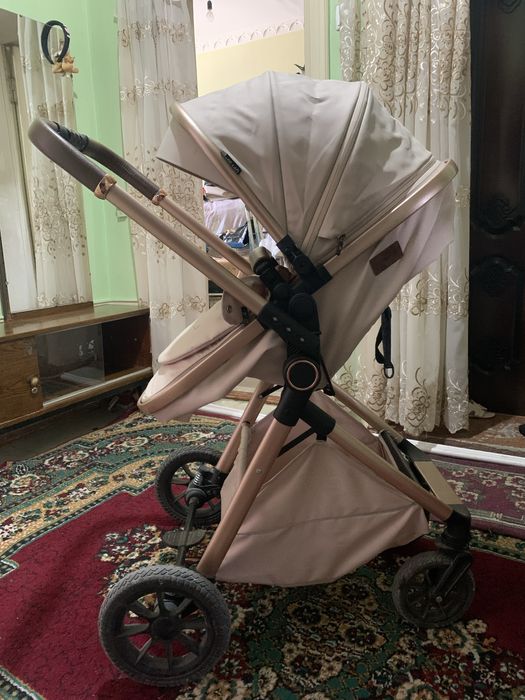 Коляска янги сотилади