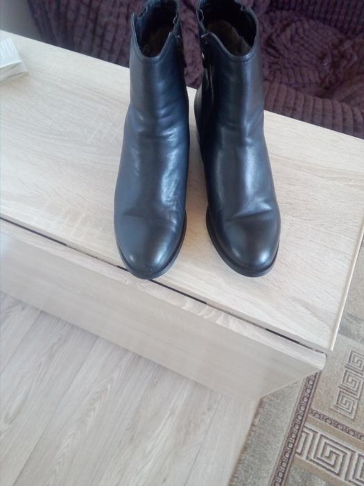 Женские кожаные ботинки