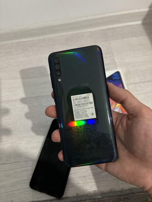 Смартфон Самсунг А70