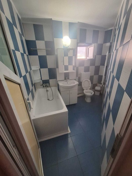 Apartament 3 camere de vânzare