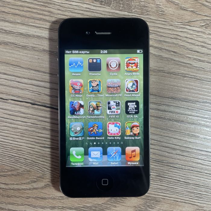 iPhone 4S 16gb с играми