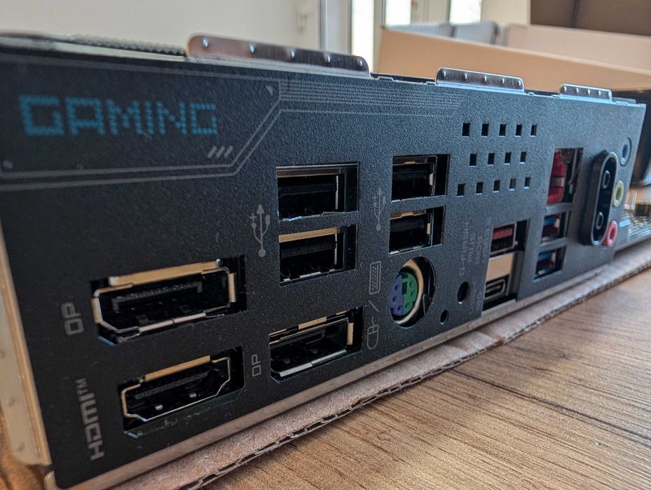 placa de baza B850M GAMING X WIFI6E cu garantie 2 ani