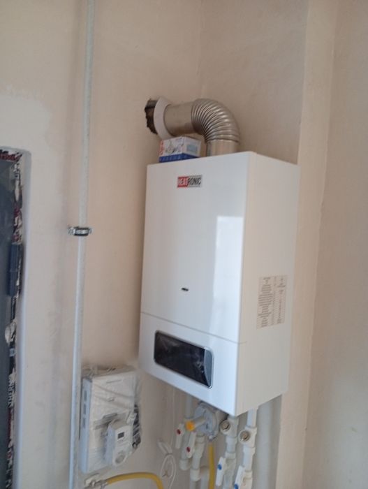 Продается квартира в ЖК Қорасув рядом с 1 род.дом,2 этаж 70