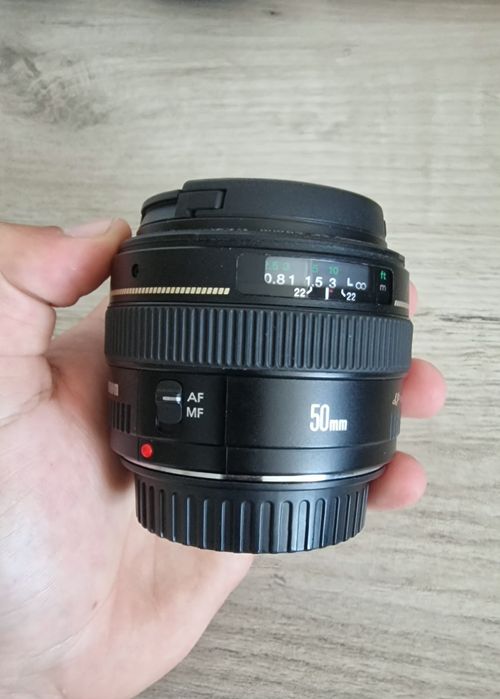 Aparat foto Canon 250d