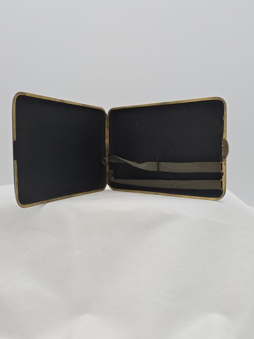 Tabachera port țigarete