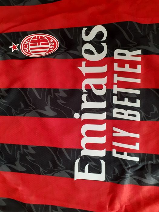 Футбольная форма Милан новый