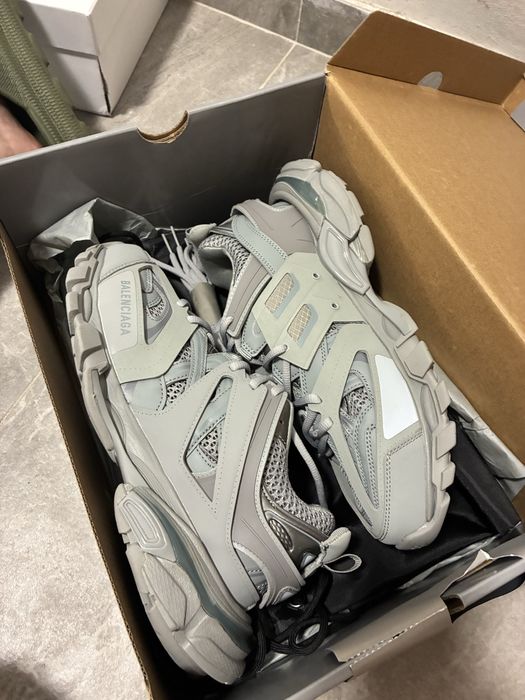 vand balenciaga track marime 42