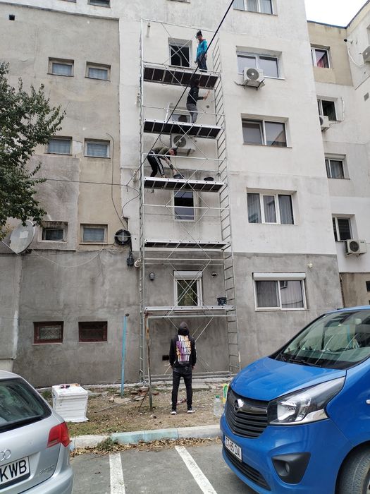 Închiriez schela mobila  si schela ingusta de 0,70cm latime