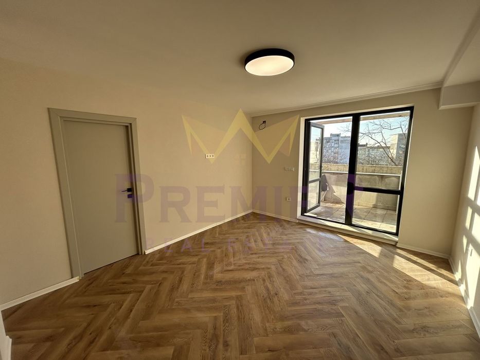 Продава се Тристаен апартамент в Варна, Възраждане 2 - 80 кв.м за 1052 €/кв.м - Снимка #7