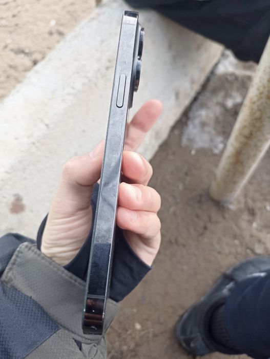 Продаю Айфон 14 про мах 256/82