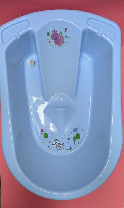 Vanita bebe fabricată în Polonia