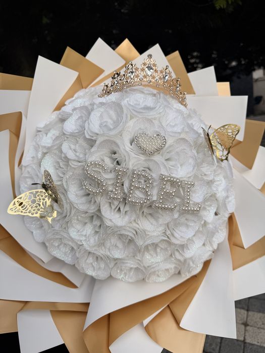 Buchete de trandafiri din săpun si imperiali cu sclipici