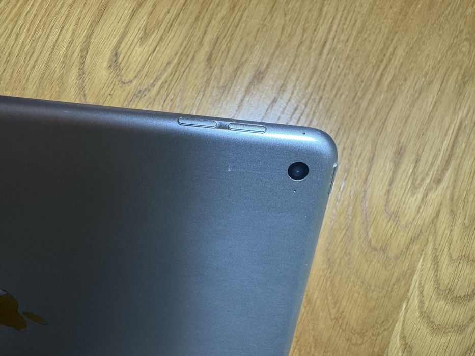 Продавам Ipad Air 2