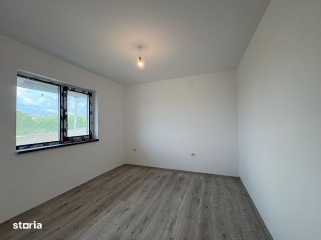 122000euro, Casa cu 3 camere,single,dressing/2bai,beci!!!
