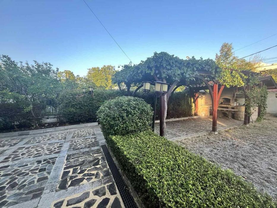 Продава се Къща в Бургас, Ветрен - 462 кв.м за 1191 €/кв.м - Снимка #3