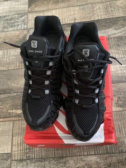 Adidasi nike shox