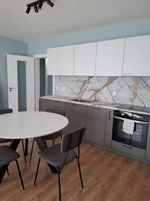 Дава се под наем Тристаен апартамент в София, Кръстова вада - 96 кв.м за 899 € - Снимка #1