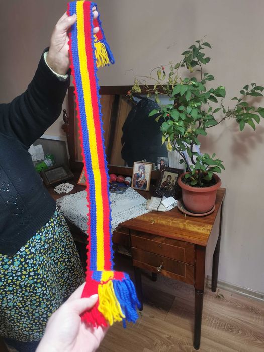 Batic popular 500 lei și brâu 100 lei