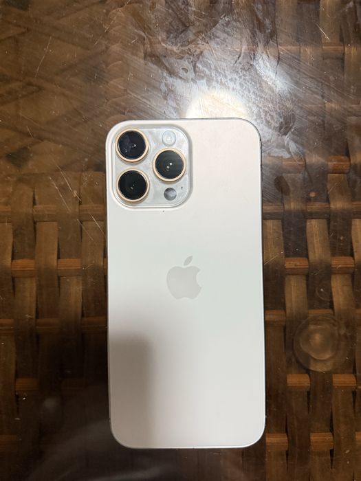 iPhone 16 Pro Maz