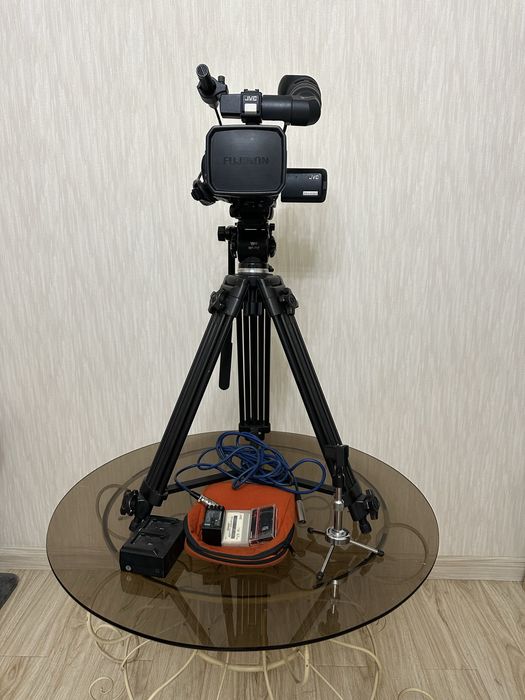 Профессиональная Видеокамера JVC proHD