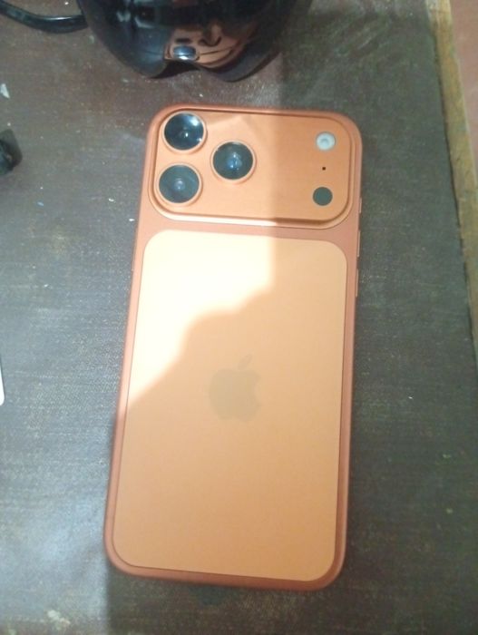 Продам iPhone 17 pro max android в хорошем состоянии