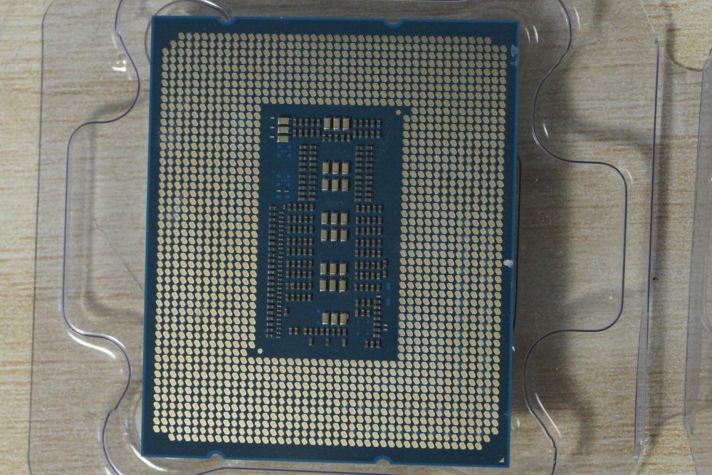 Intel i7 13700KF - 16 core/24 thread /LGA 1700 CPU Процесор / вкл. ДДС