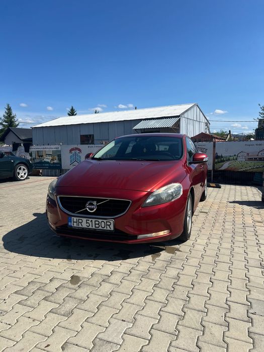 Volvo v40 anul 2014