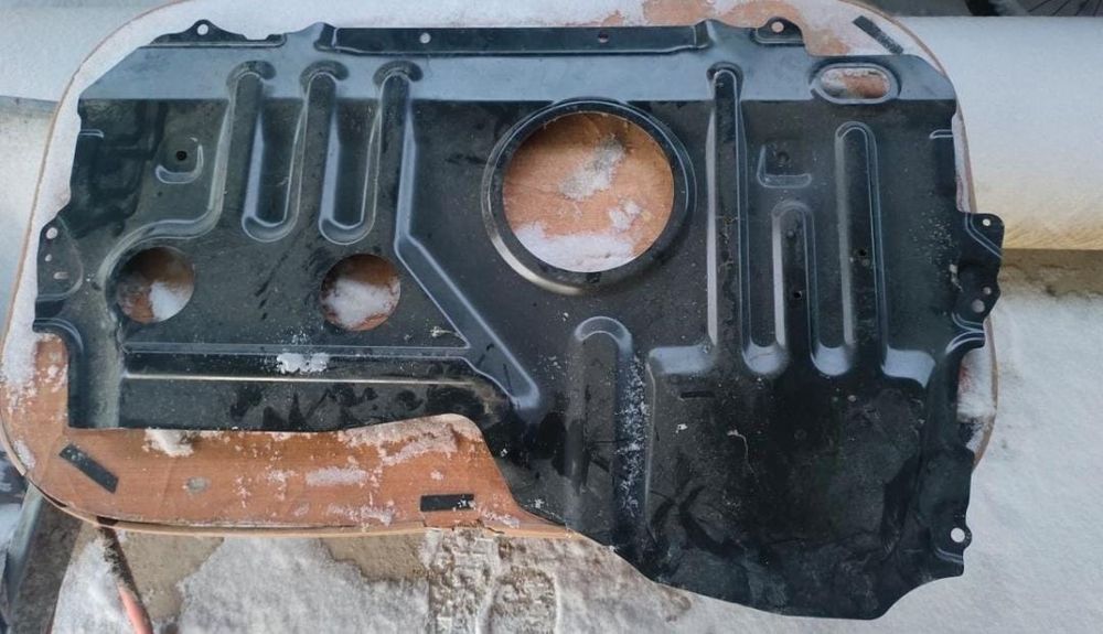 Продается защита двигателя Toyota Corolla E180