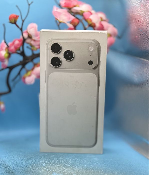 НОВ! Apple iPhone 17 Pro Max, 256GB, 5G, Silver + протектор и адаптер