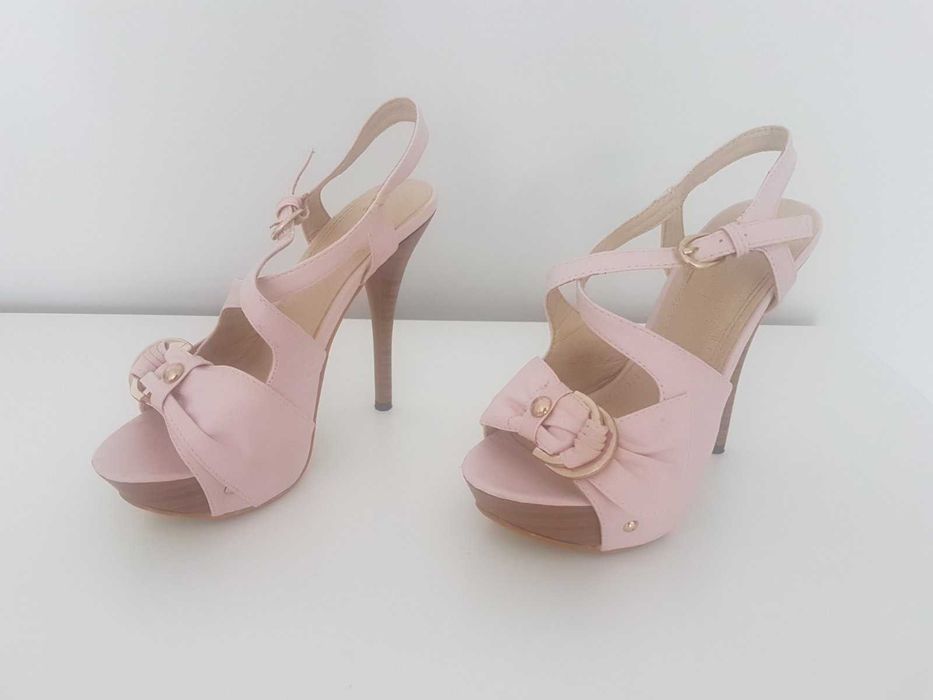 Дамски токчета номер 35