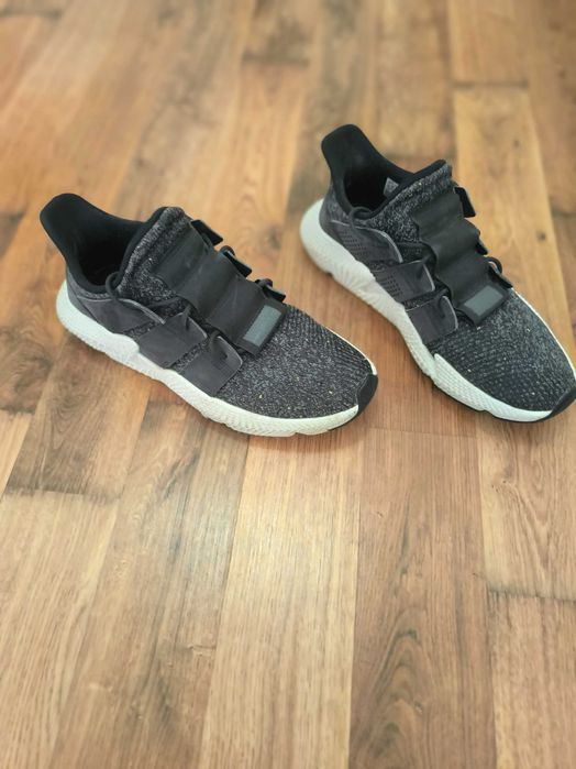 Маратонки адидас 44