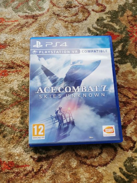 Vând Joc video ps 4 cu avioane