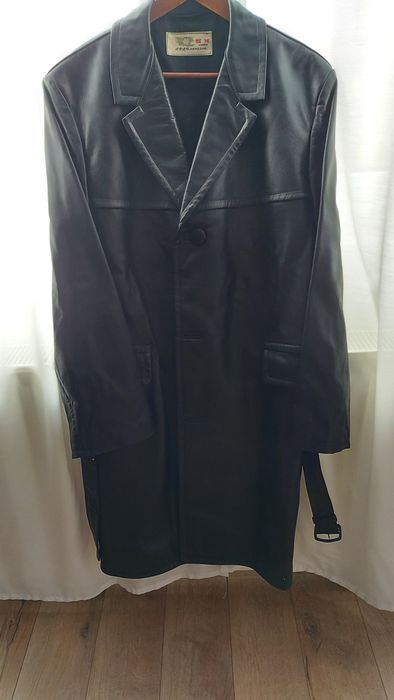 Vând haină din piele naturala