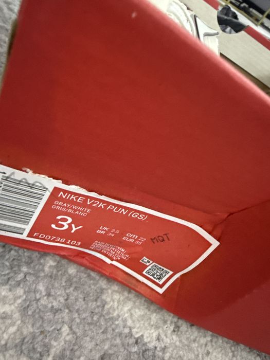 Кроссовки Nike подростковые