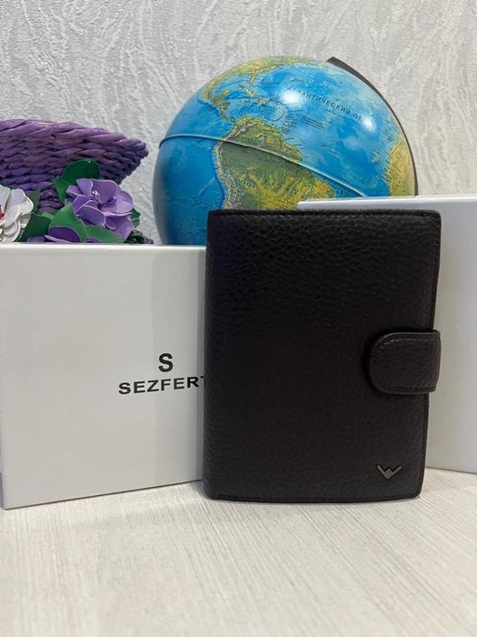 Продам портмоне из натуральной кожи.