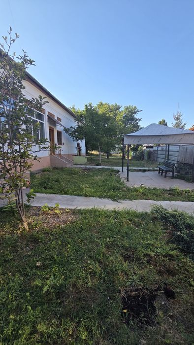 Vand casa la Sátchinez.