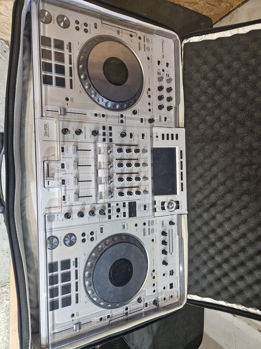 Pioneer XDJ XZ конзола контролер
