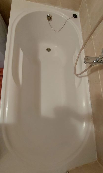 Продам акриловую ванну 160×73 см, б/у