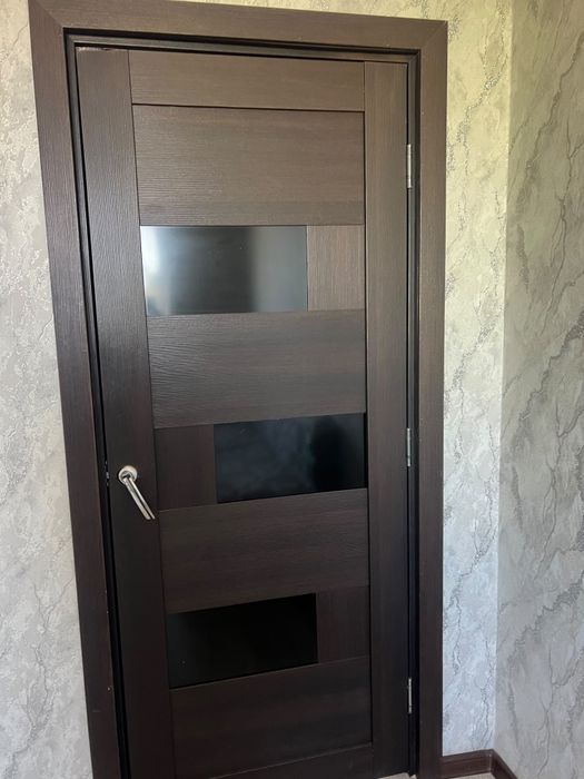 Продам двери с коробками