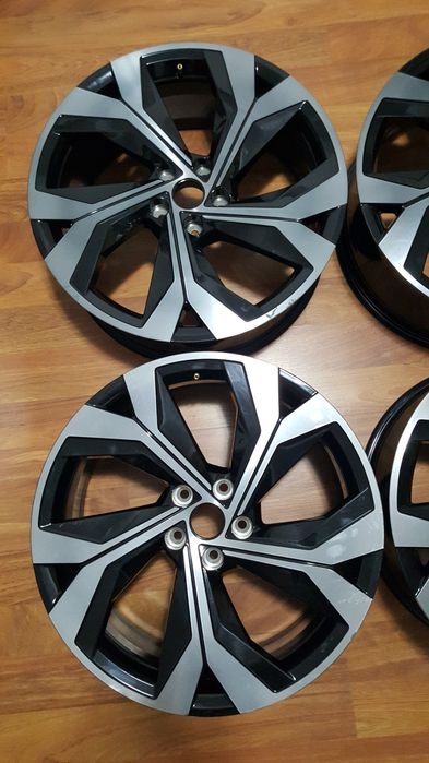 JanteRenaultKadjarArkanaSymbiozCapturMeganeE-TechKoleosScenicE-TechEspaceAustralRafaleTalismanDusterBigsterStrikerNissanJukeQashqaiX-TrailAriya5X114.3