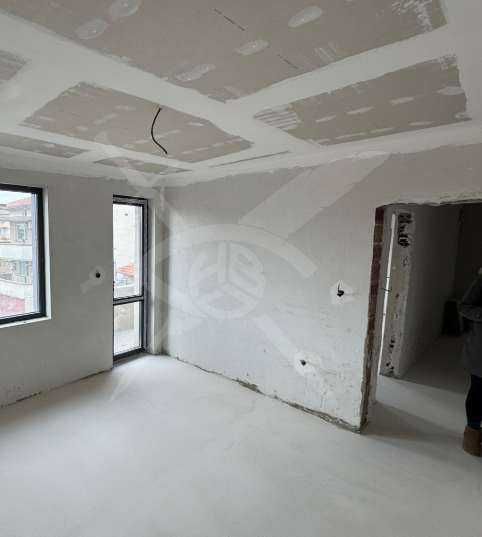 Продава се Тристаен апартамент в София, Хладилника - 105 кв.м за 403 €/кв.м - Снимка #2